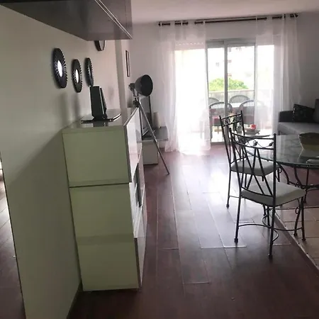 En Front De Avec Parking Privatif