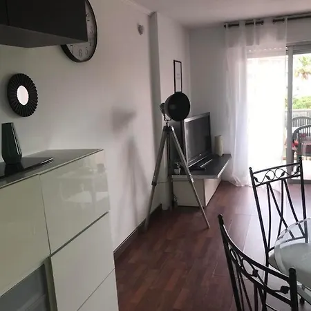 En Front De Avec Parking Privatif * Fréjus