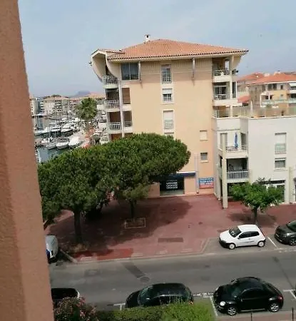 En Front De Avec Parking Privatif *